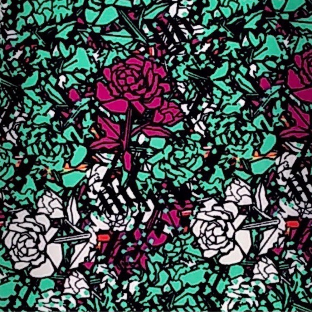 LuLaRoe OS Leggings ROSES One Size 2-10 LLR - Picture 2 of 6